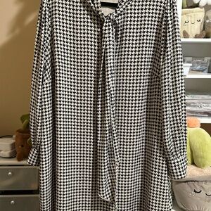 Who What Wear Black and White Houndstooth Long Sleeve Dress
